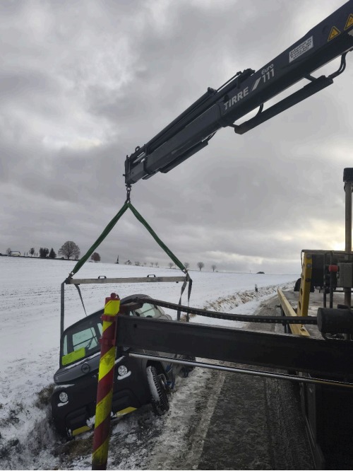 Bergung eines Fahrzeugs durch den Abschleppdienst